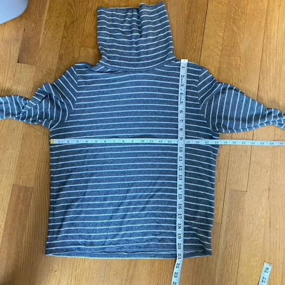 Aerie Gray and White Striped Turtleneck - Picture 8 of 8